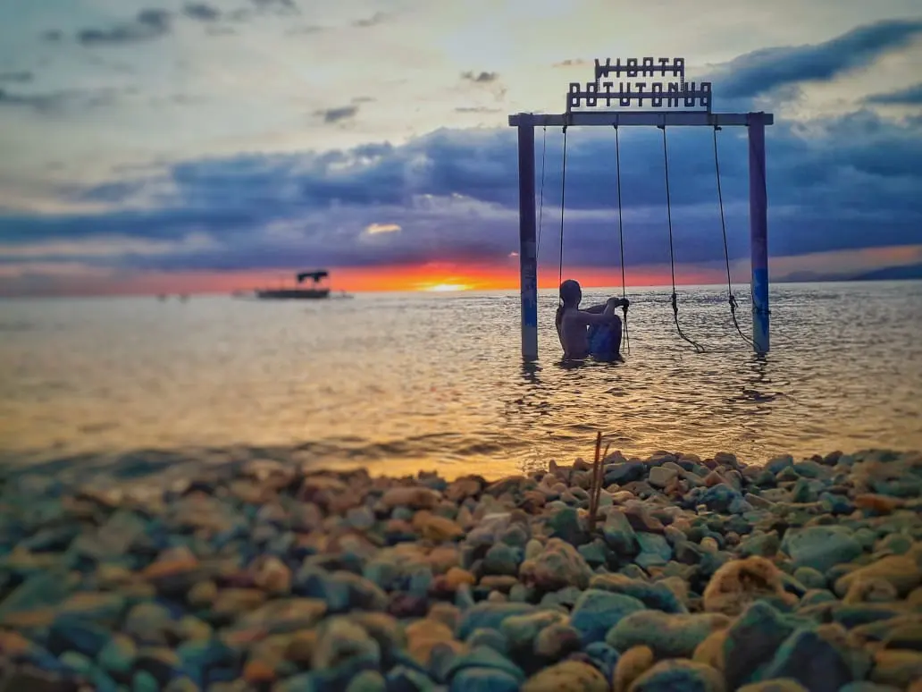 Pantai Botutonuo — photo 3